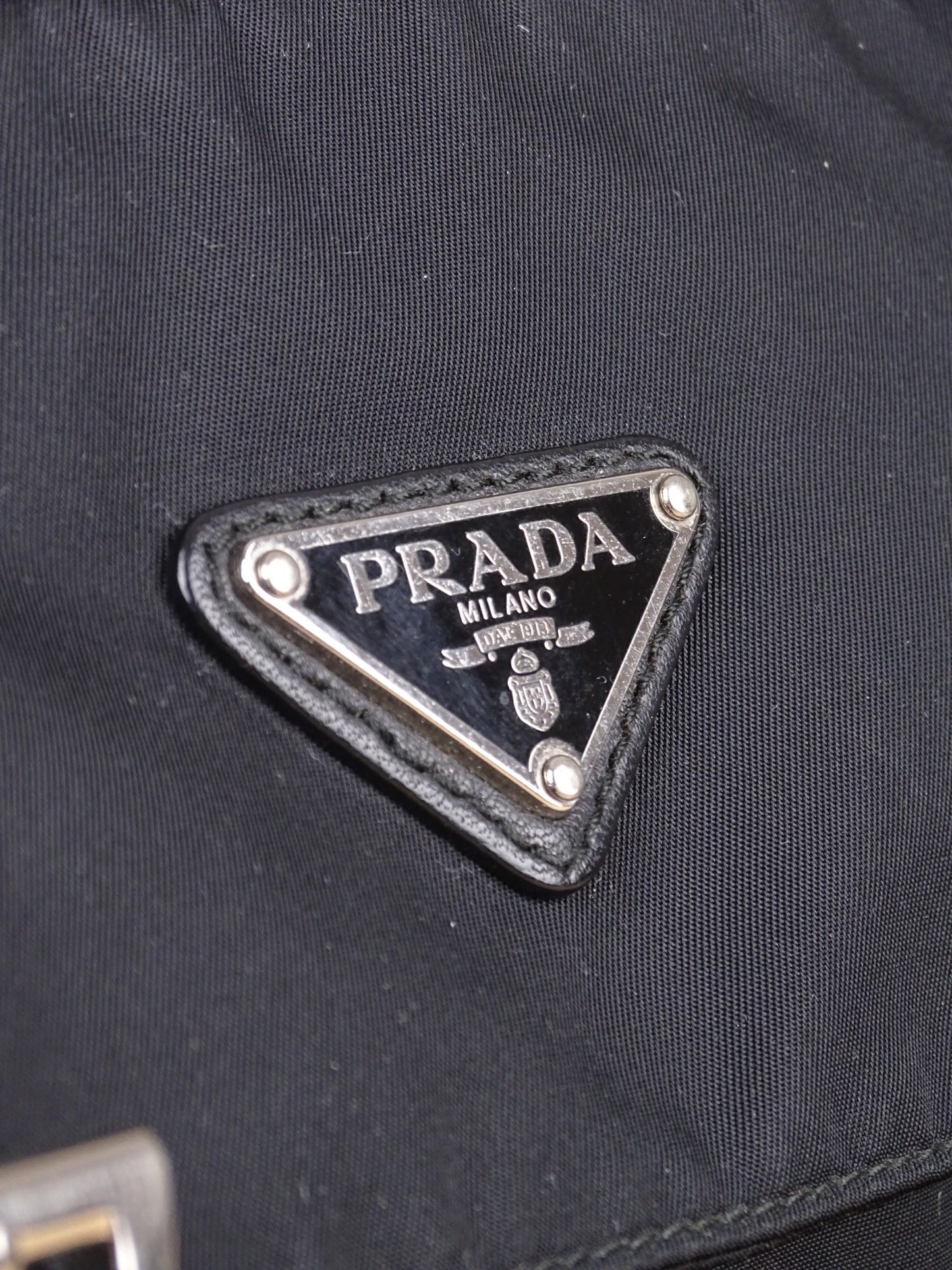 Prada Sacoche / Sac Nylon Noir Crossbody