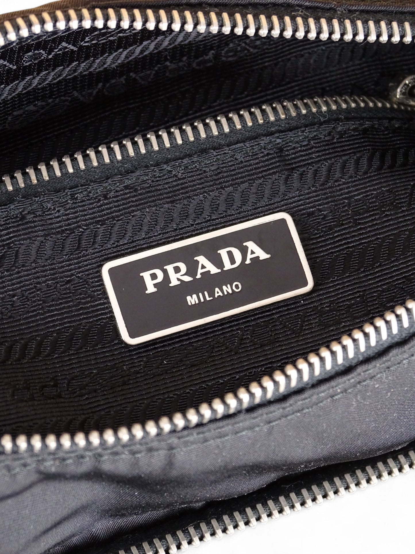 Prada Sacoche / Sac Nylon Noir Crossbody