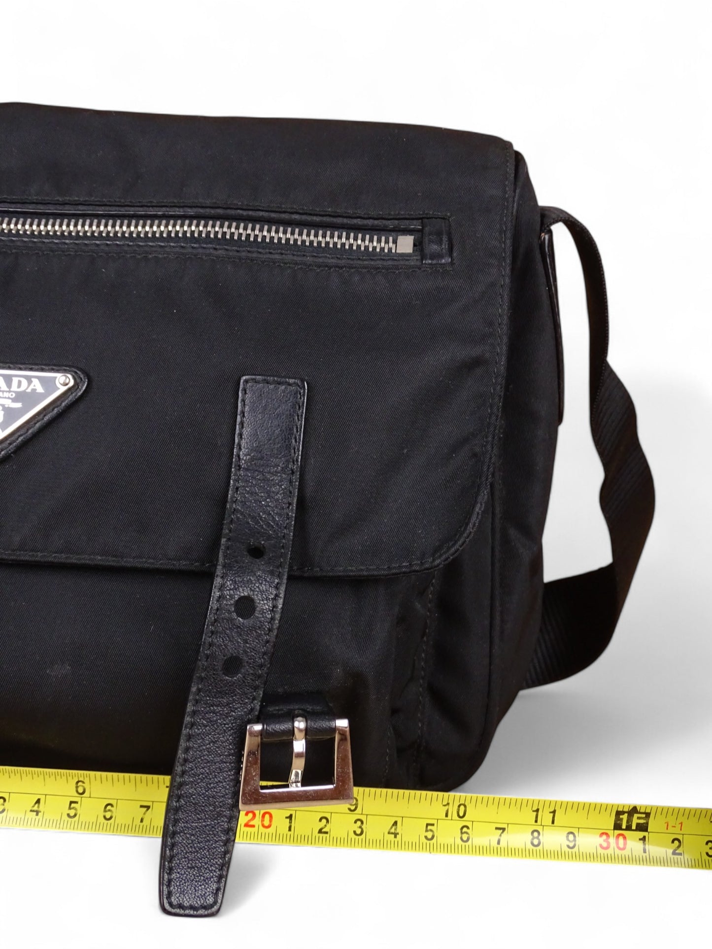 Prada Sacoche / Sac Nylon Noir Crossbody
