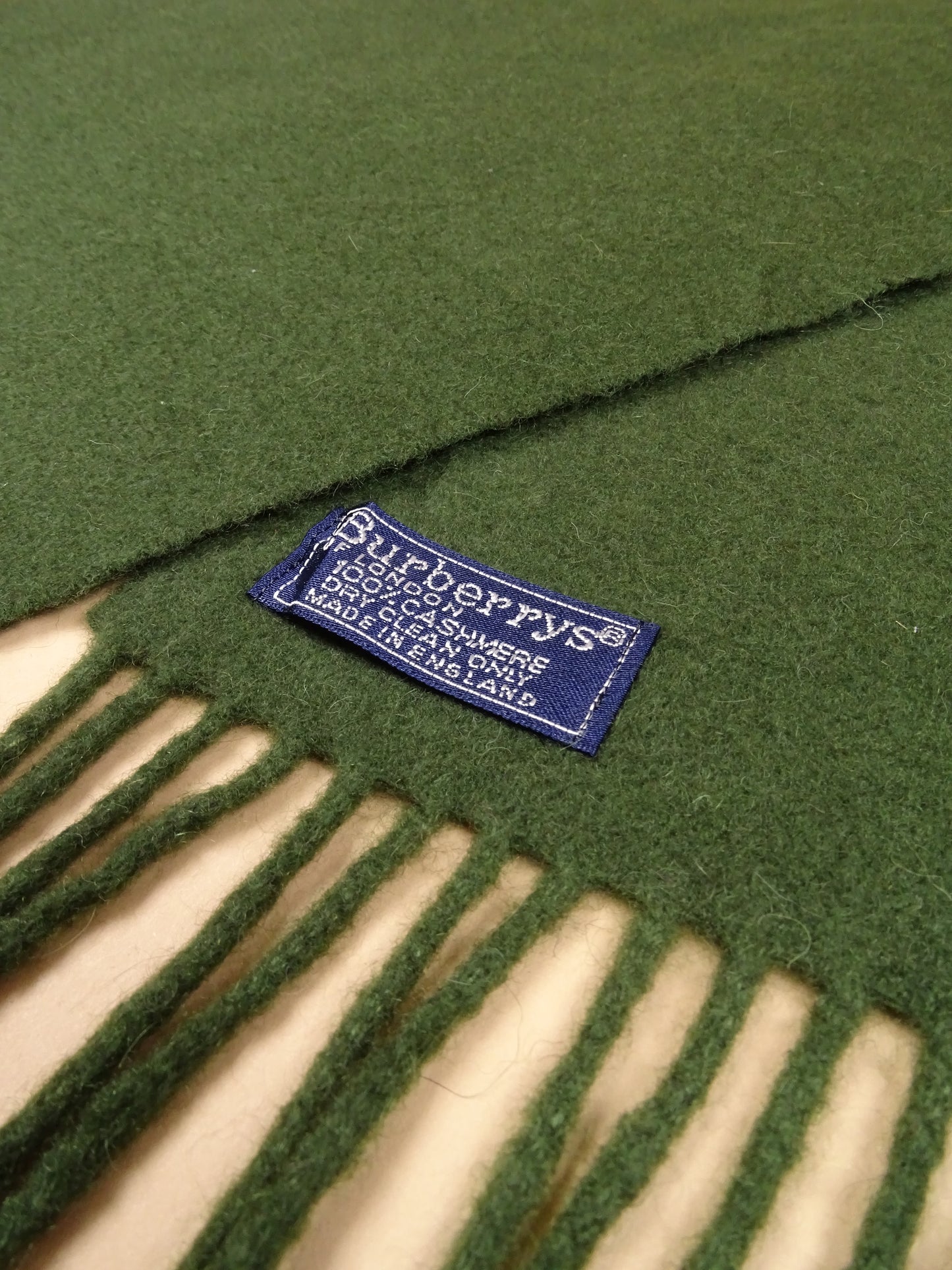 Écharpe Burberry Verte Unie 100% Cachemire 133 Cm Long