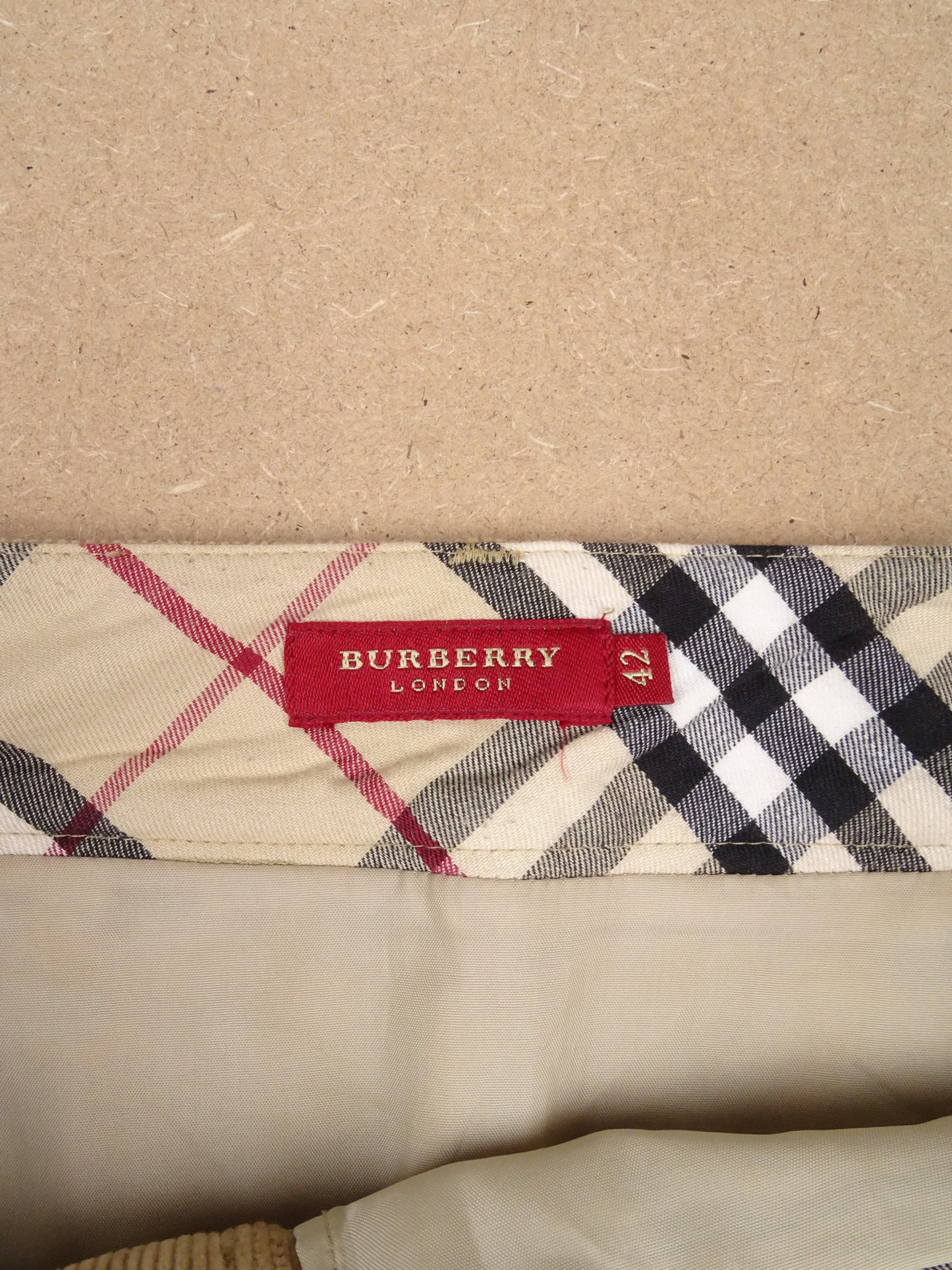 Jupe Burberry Velours En Dessous Mi-Longue Genoux Beige 42 / XL Femme Y2K