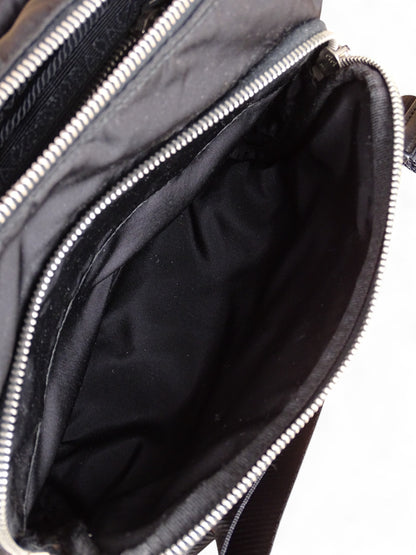 Prada Sacoche / Sac Nylon Noir Crossbody